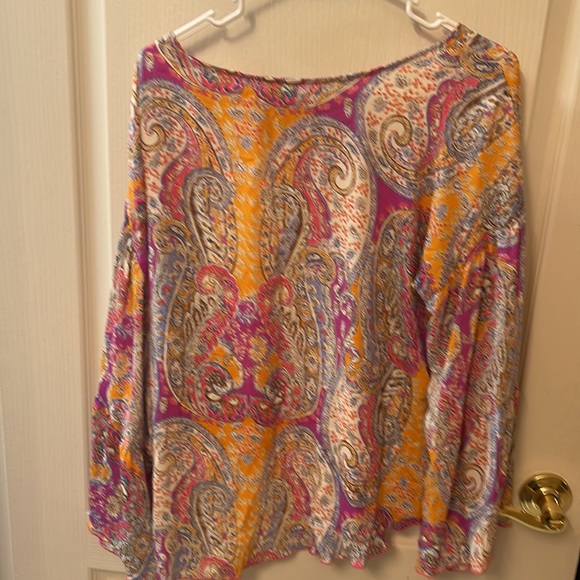 Ivy Jane Bell sleeve top-  size M/L - Picture 3 of 5